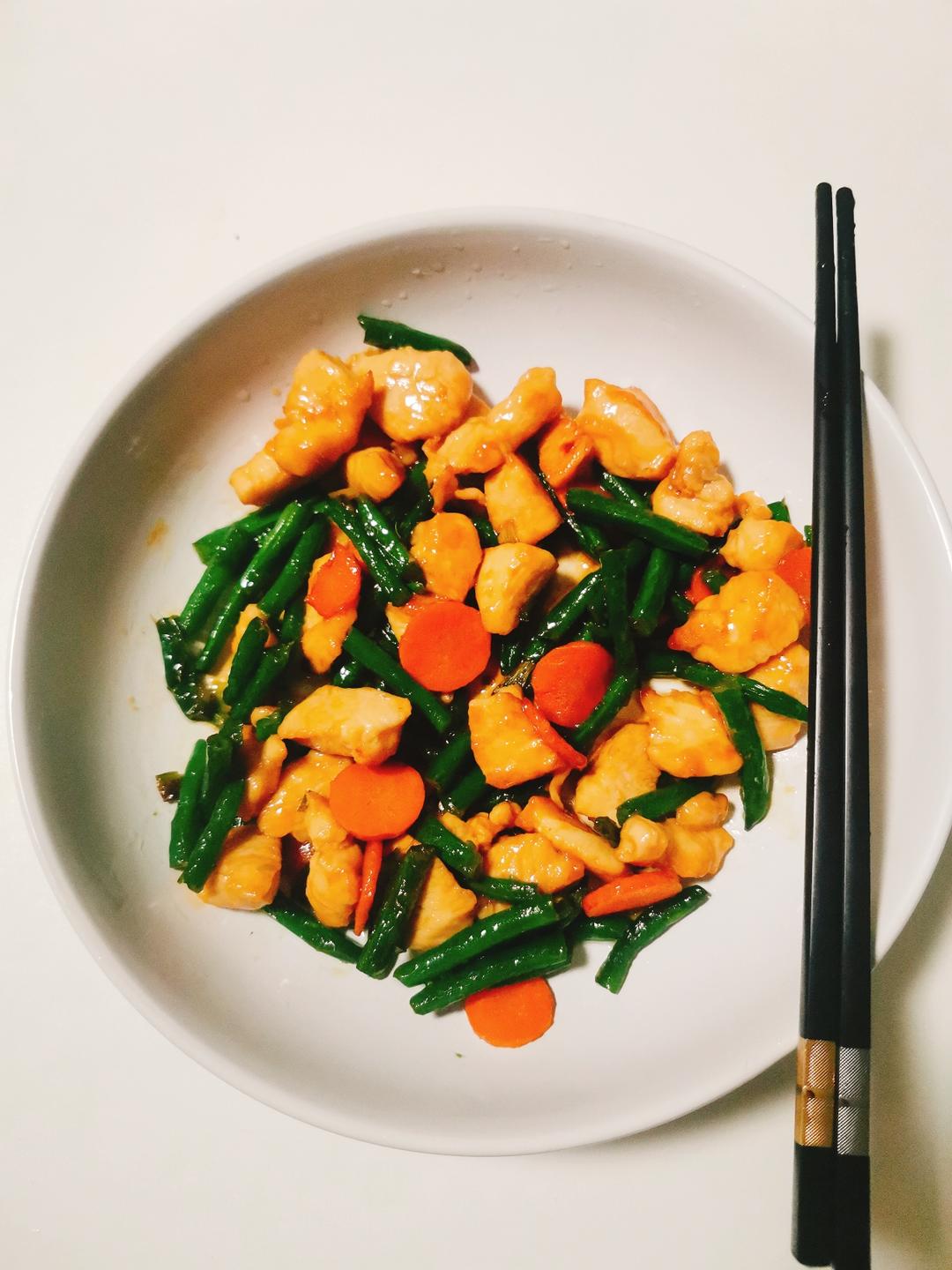 豆角炒鸡胸肉的做法