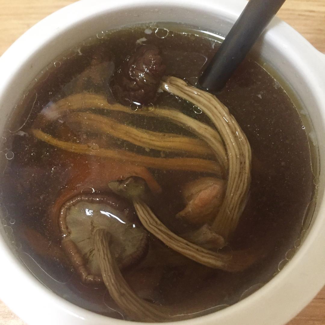 茶树菇炖排骨