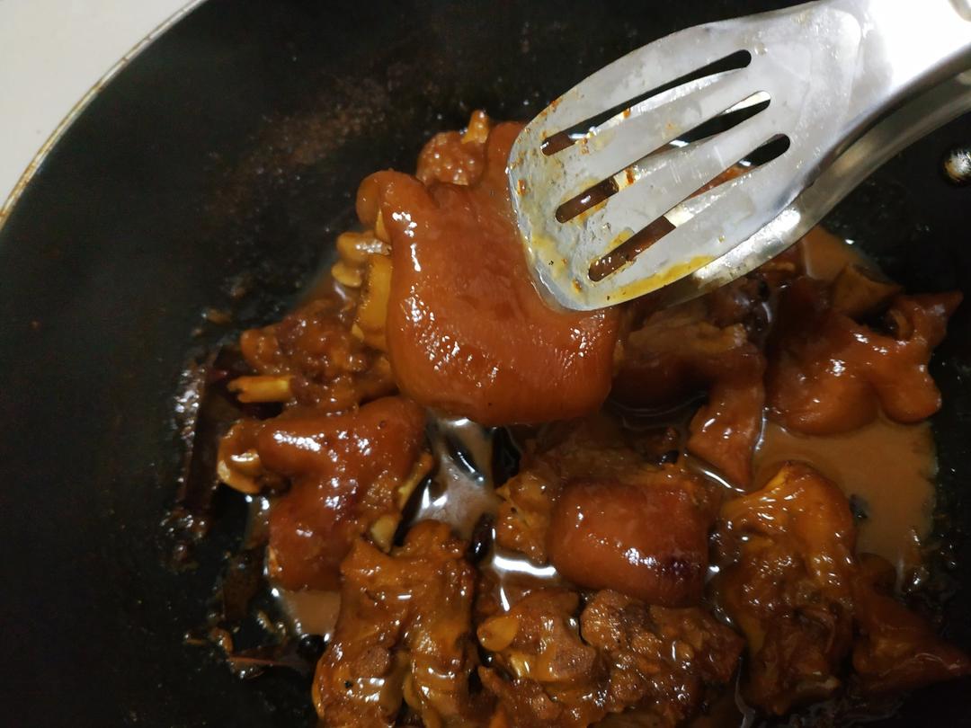 美味的家常菜：红烧猪蹄