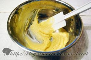 黄金海绵蛋糕卷的做法 步骤3