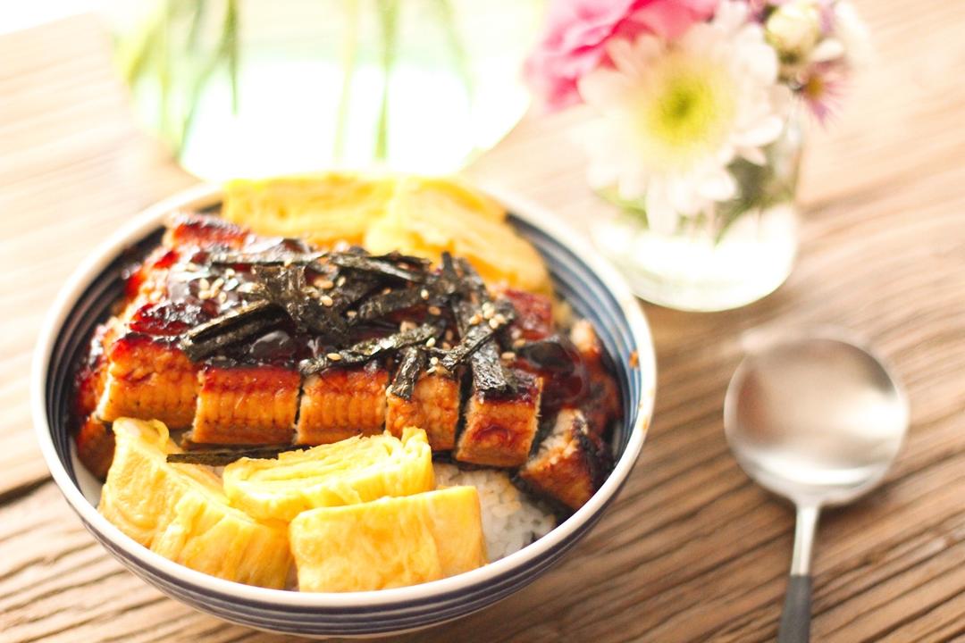 蒲烧鳗鱼饭
