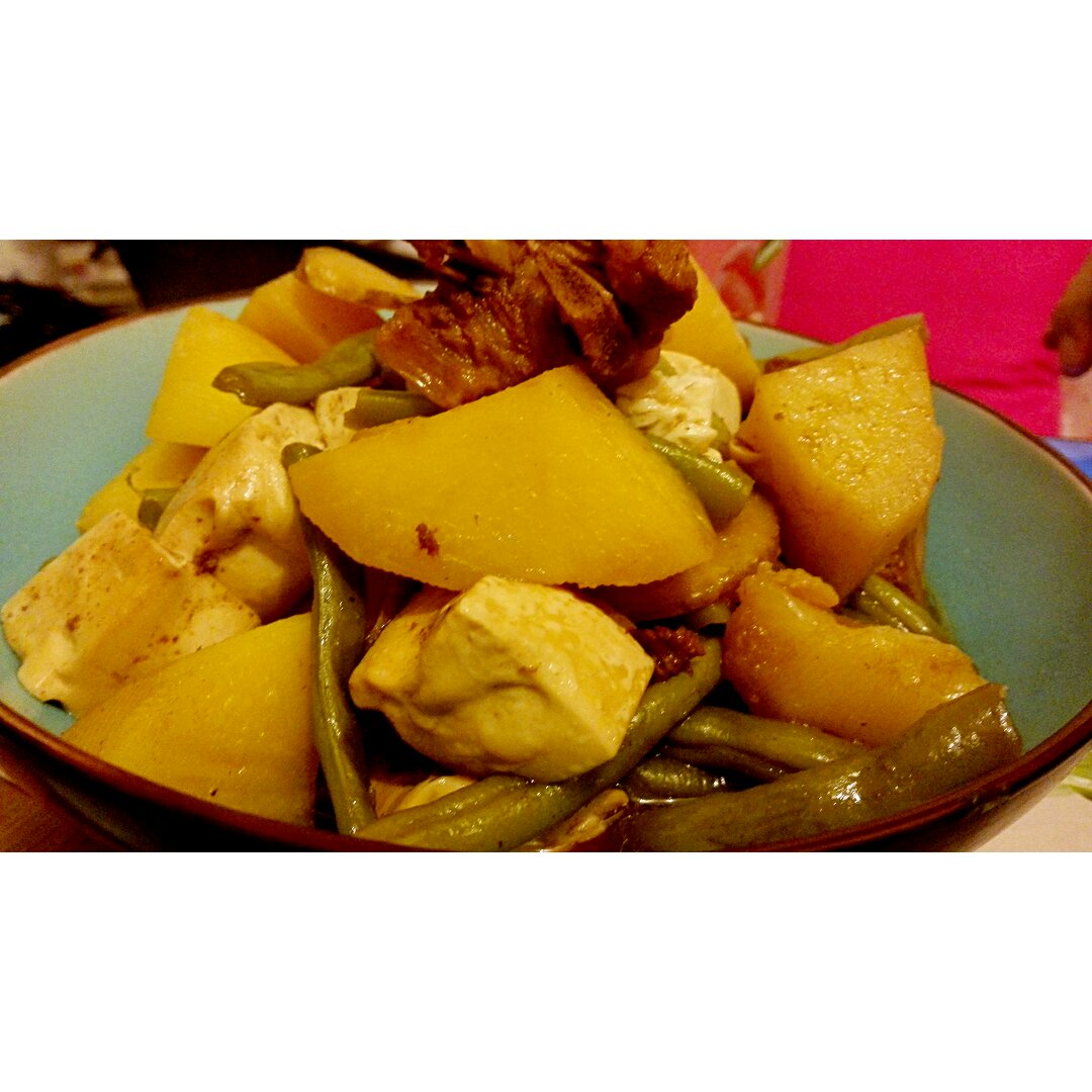 烩菜（豆腐豆角土豆烩排骨）