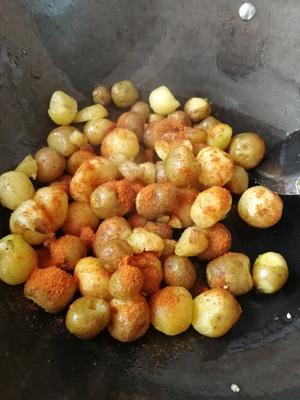 五香小土豆的做法 步骤3
