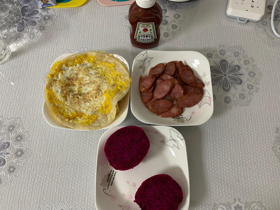 一屋，二人，三餐，四季