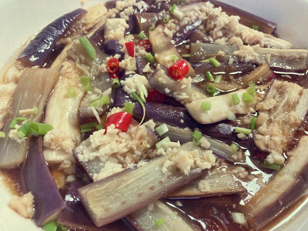 不变色的蒜蓉蒸茄子