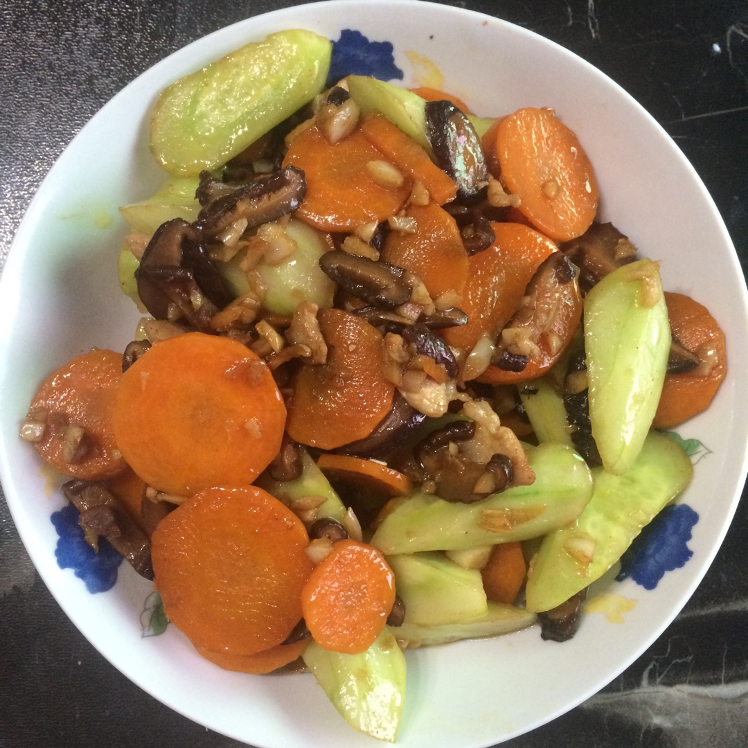 香菇肉片炒青瓜