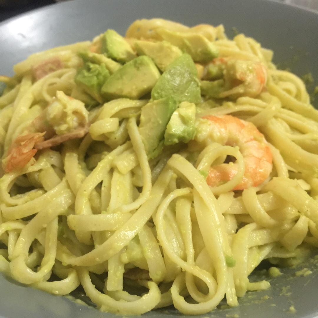 小清新牛油果火腿意面