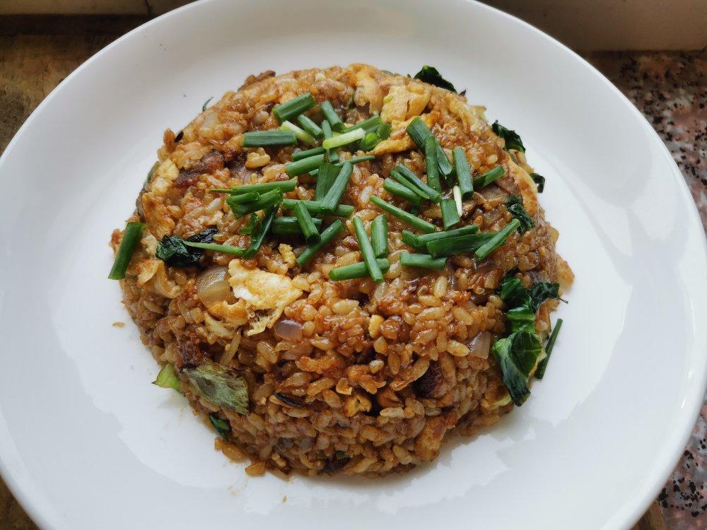 好吃到舔盘的酱油炒饭！