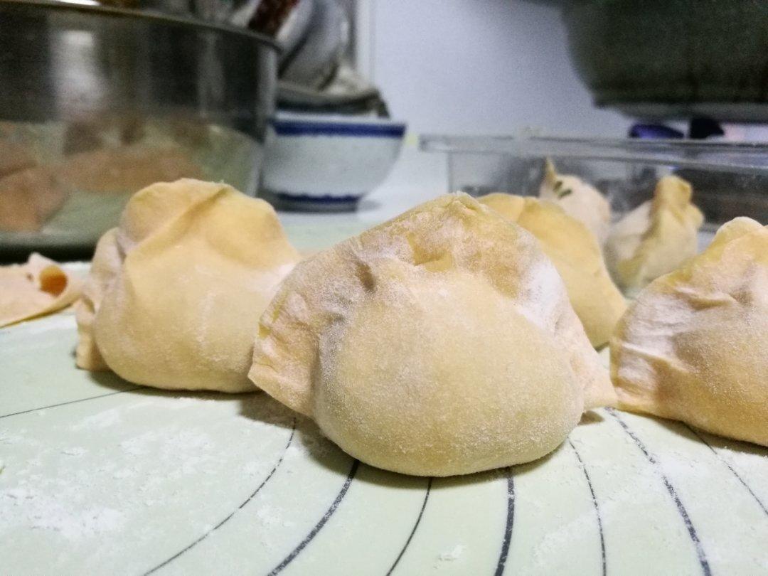 大肚饺子包法——后附视频  (胡萝卜牛肉馅儿)