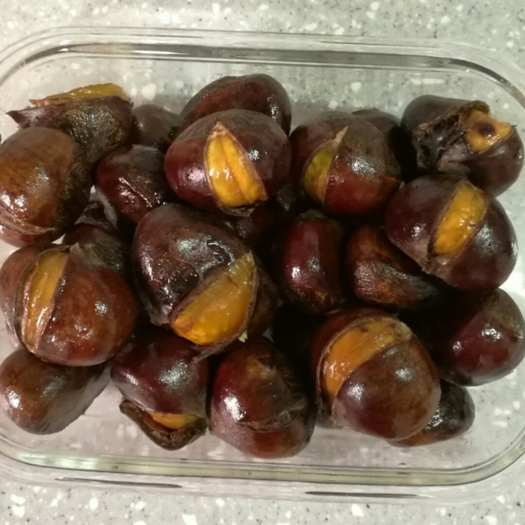 慵懒美丽的栗子