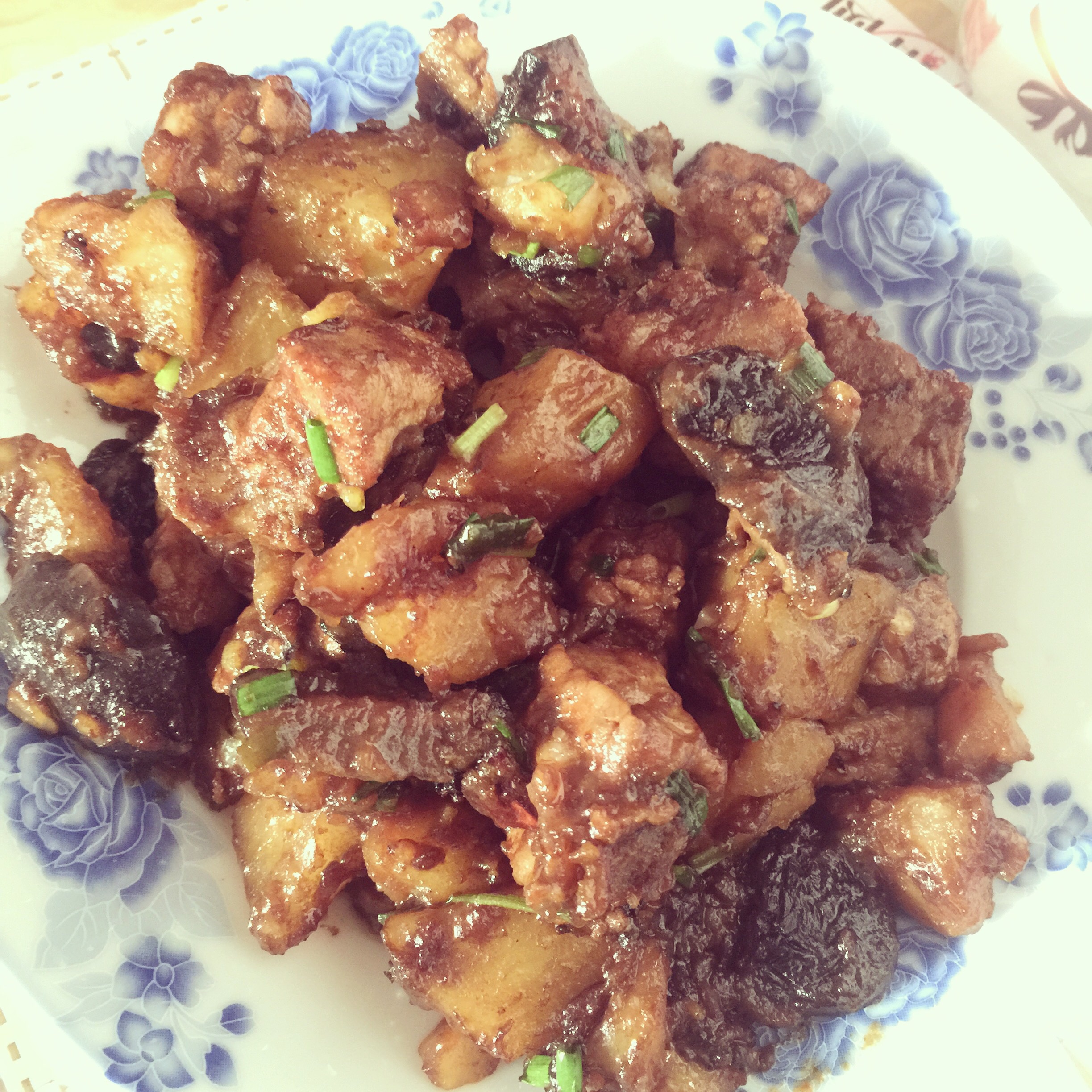 土豆焖排骨