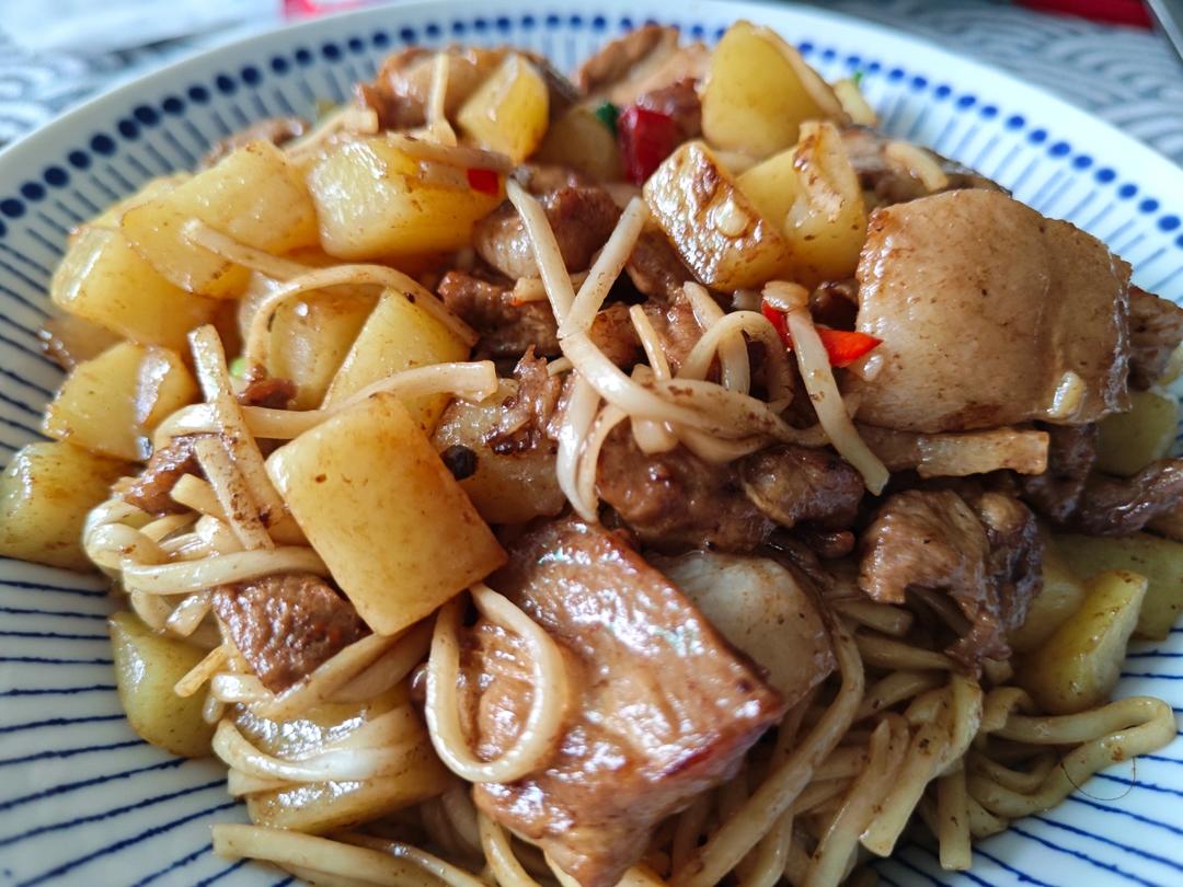 土豆焖面