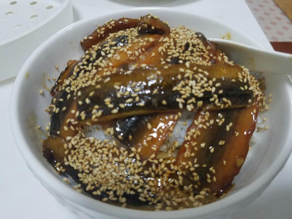 蒲烧鳗鱼饭