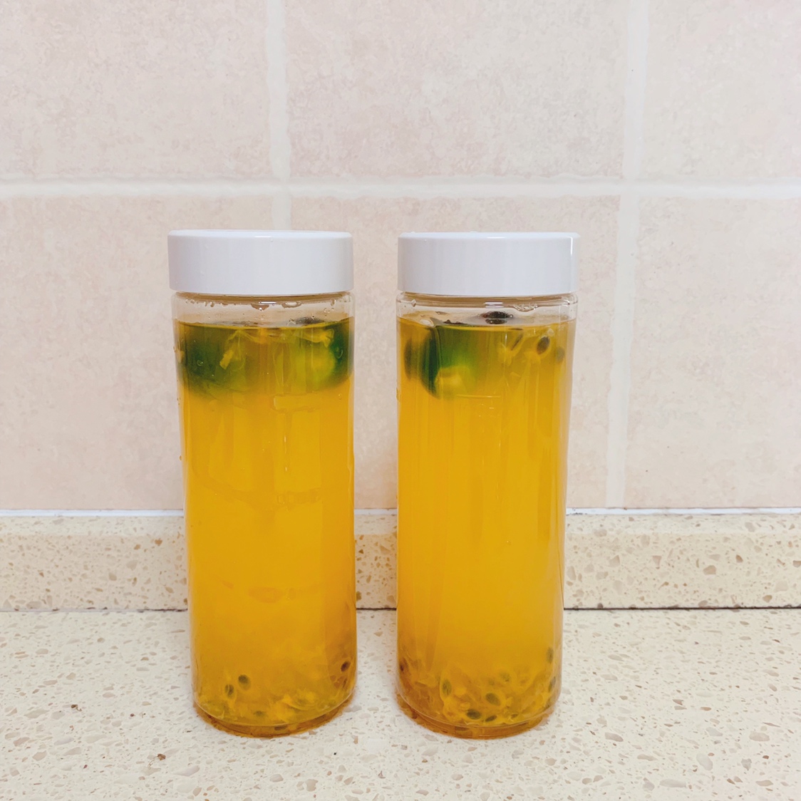夏日特调-青柠百香果柚子茶的做法 步骤2