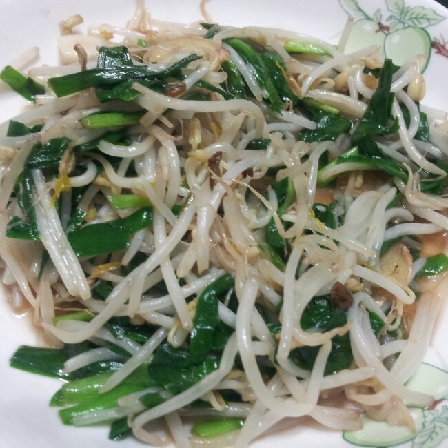 韭菜炒豆芽