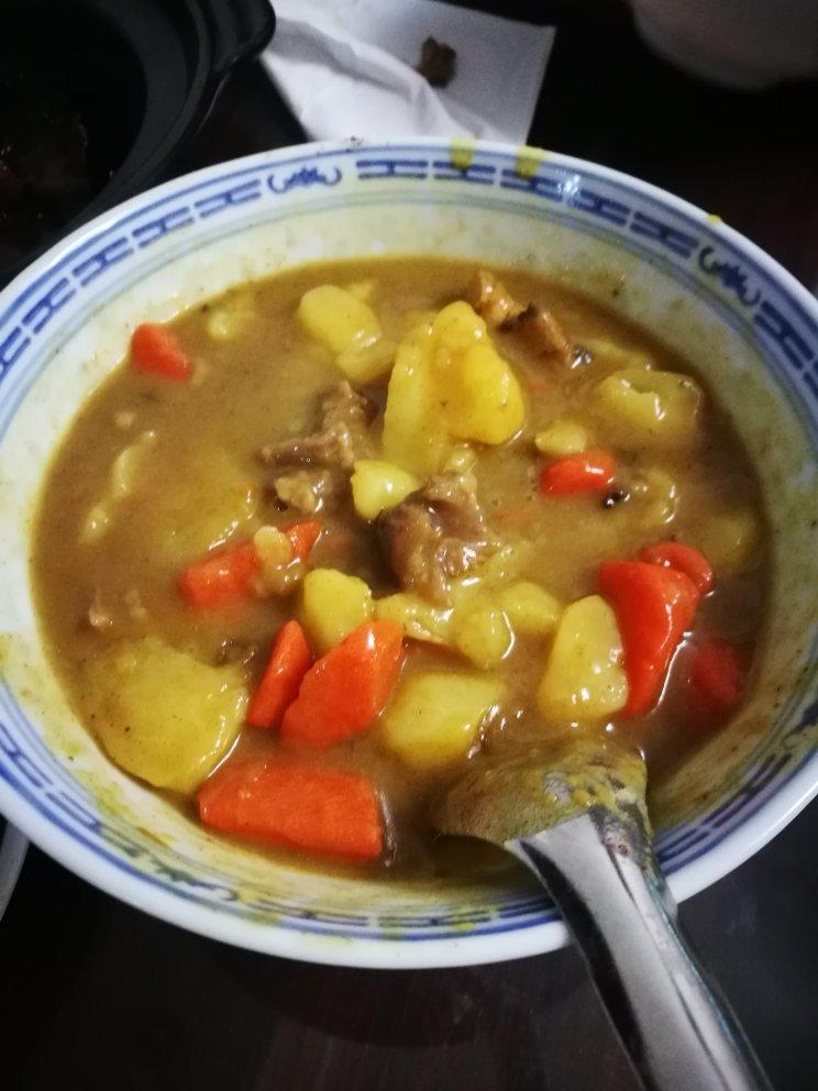 咖喱土豆炖牛腩