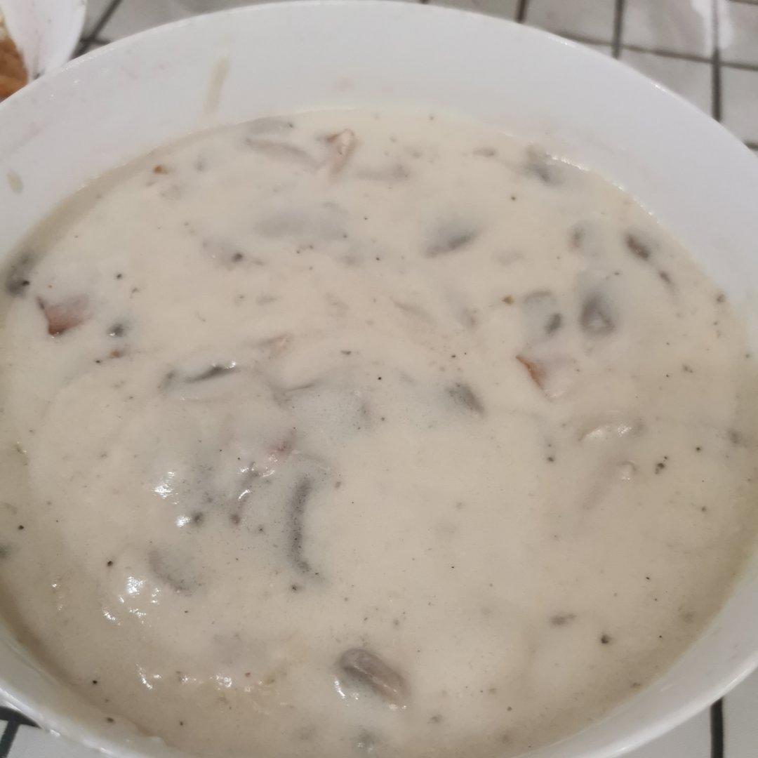奶油蘑菇浓汤（小朋友超爱）