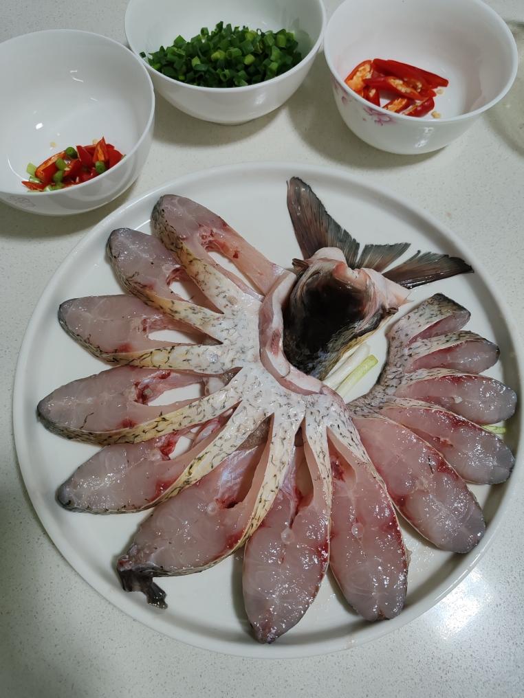 年夜菜必备❗️全家都爱的孔雀开屏清蒸鳊鱼🐟