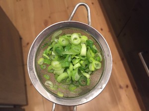 葱花鲔鱼饭的做法步骤图 葱花鲔鱼饭怎么做好吃 疯大大师 下厨房 葱花鲔鱼饭的做法步骤图 葱花鲔鱼饭怎么做好吃 疯大大师 下厨房
