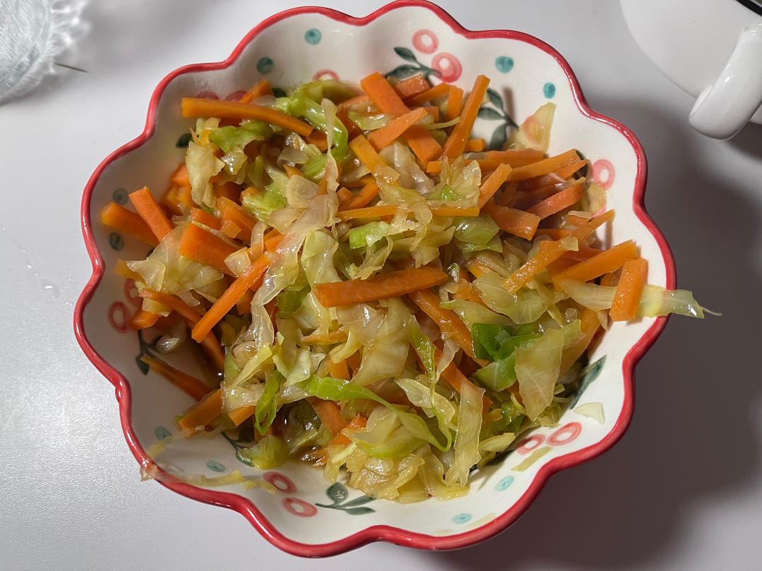 胡萝卜炒肉丝卷心菜