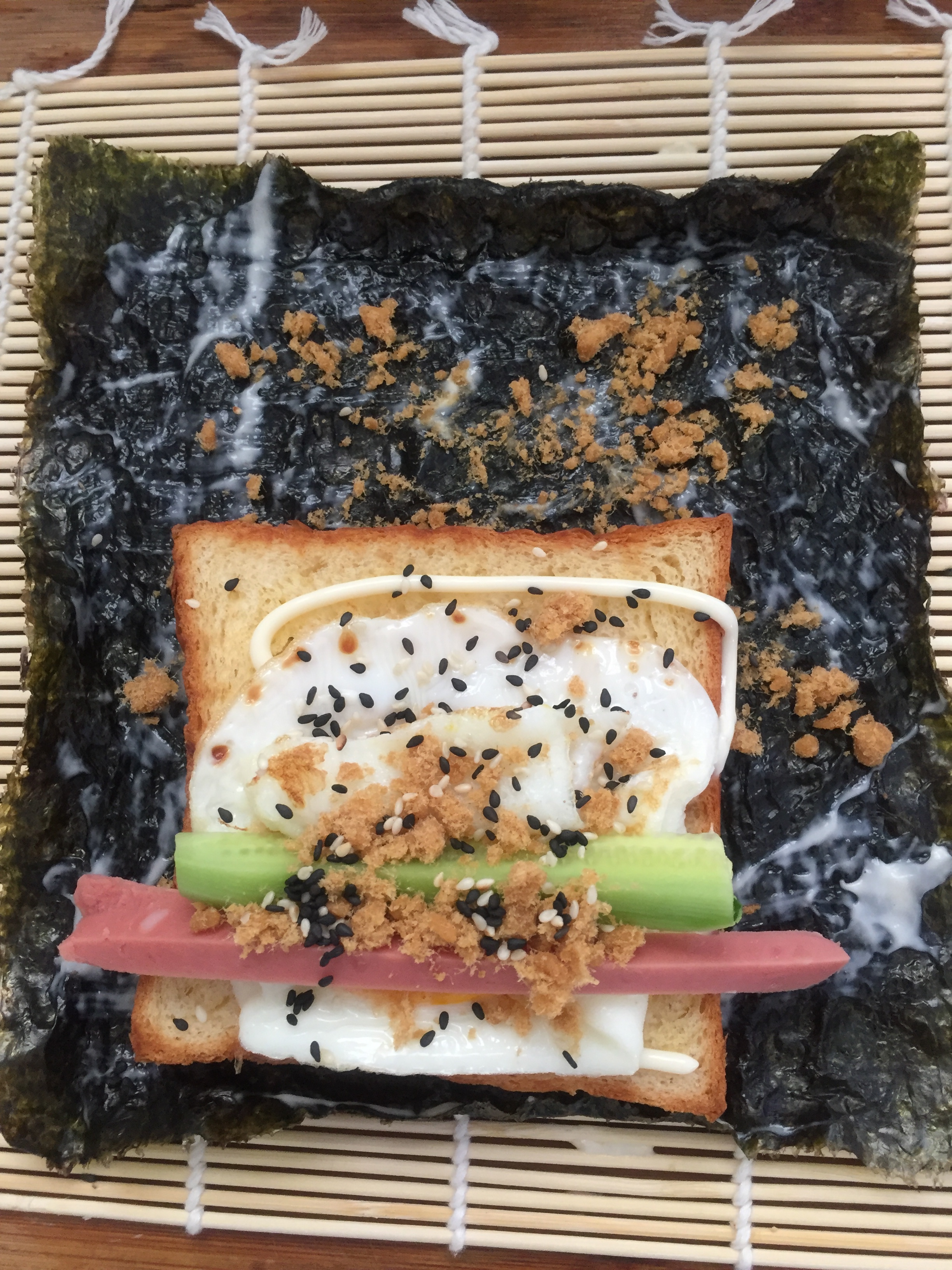 吐司版海苔寿司卷的做法 步骤1