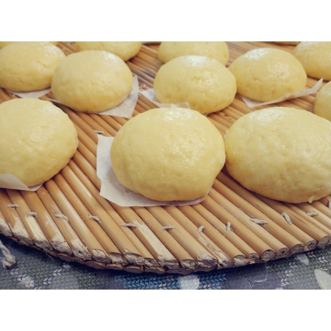 荃小苗做的奶香玉米面馒头