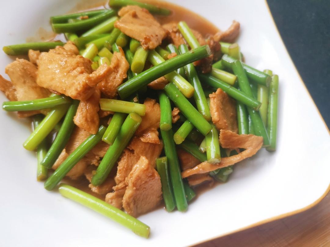简单易做的下饭菜－蒜苔炒肉