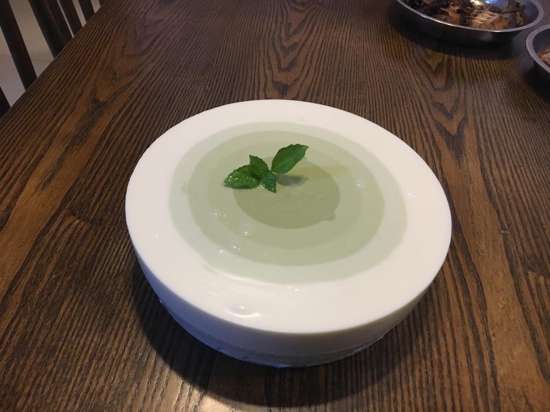 渐变抹茶慕斯蛋糕：我Amanda带着既美又作的抹茶甜点又来了！【曼食慢语】