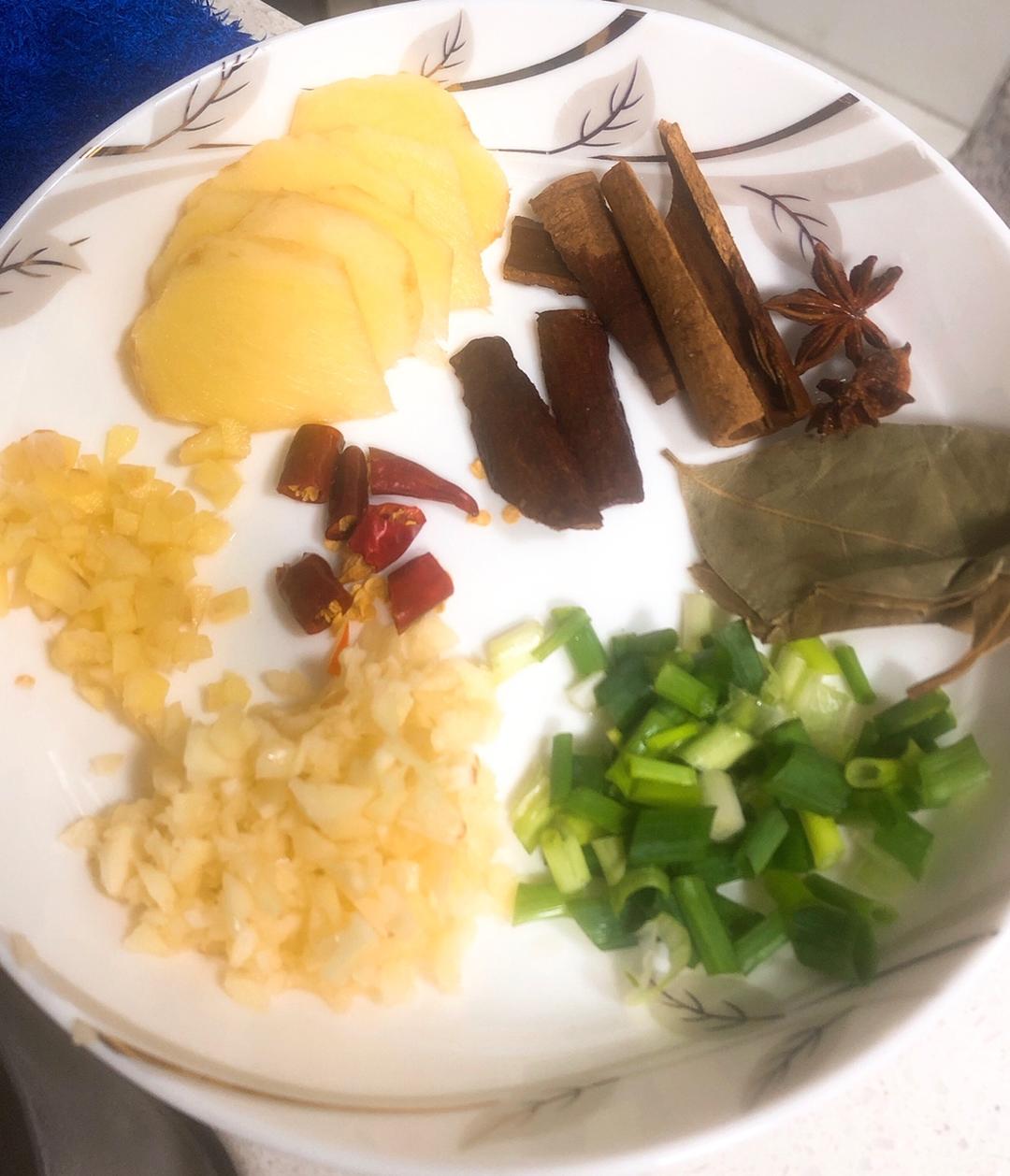 红烧排骨炖土豆