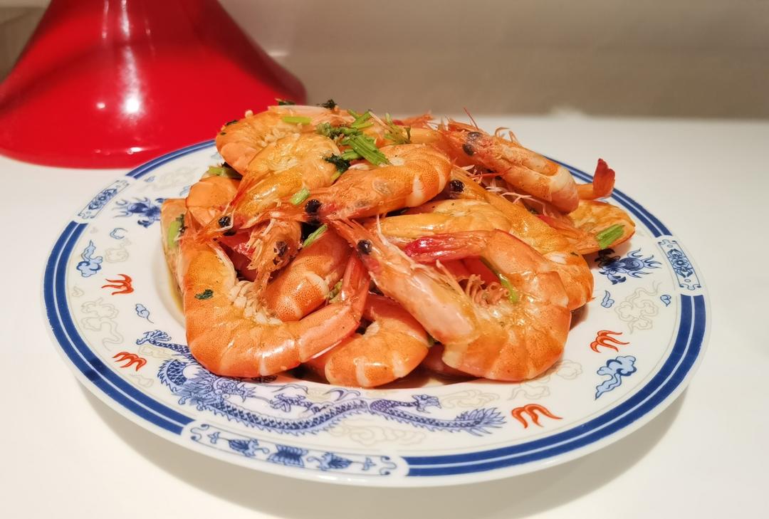 不用一滴水的白灼虾