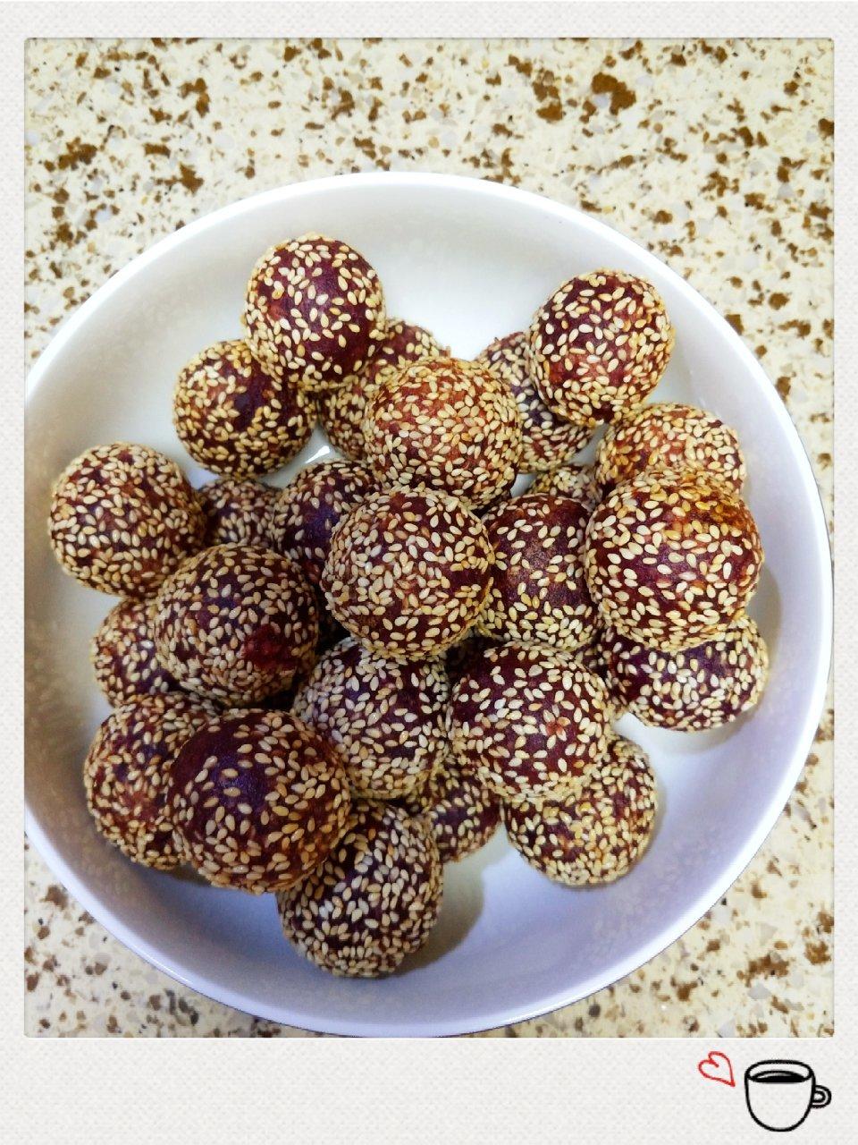 紫薯芝麻球