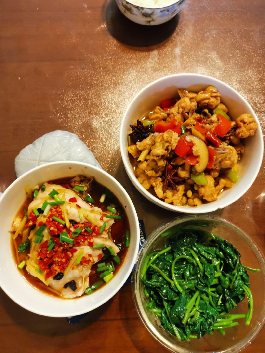 好吃到原地爆炸的黄焖鸡