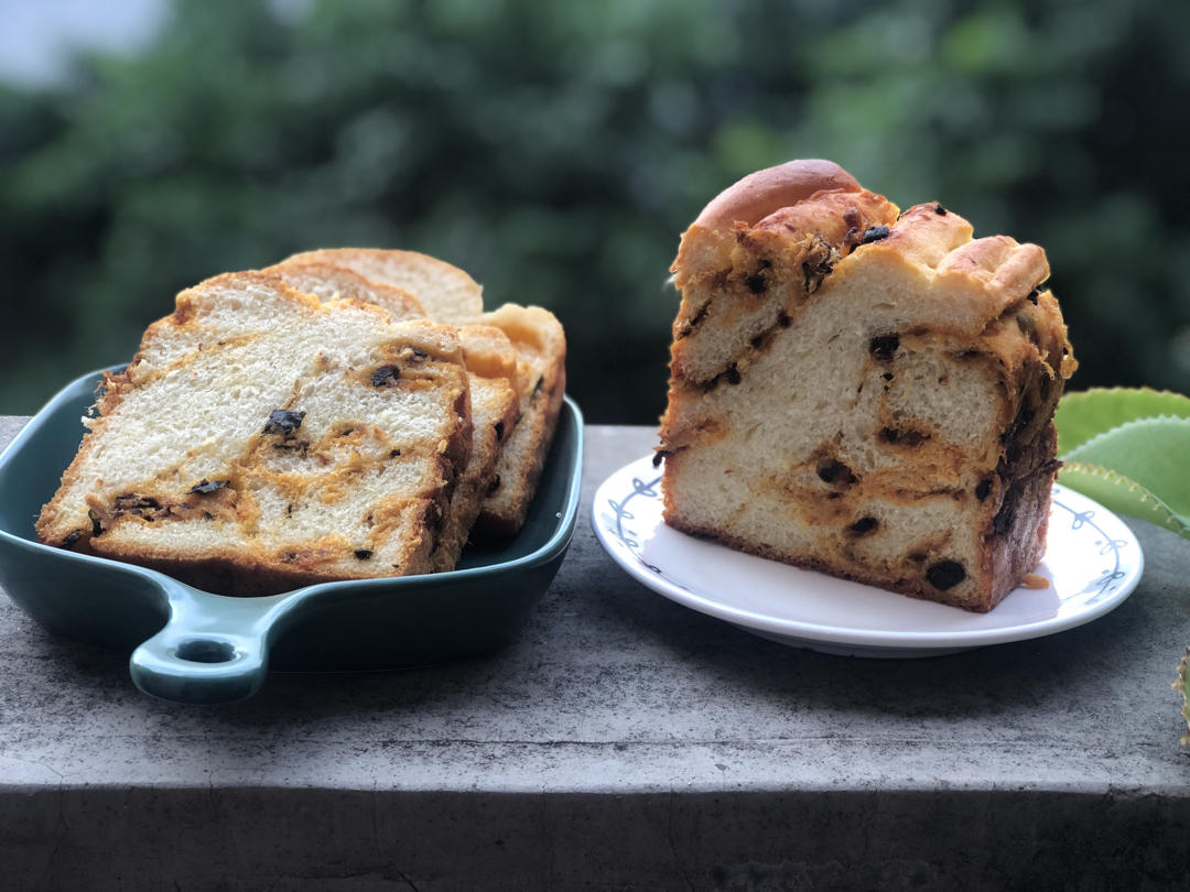 因为这个神仙吐司又重新爱上了老干妈…老干妈肉松吐司