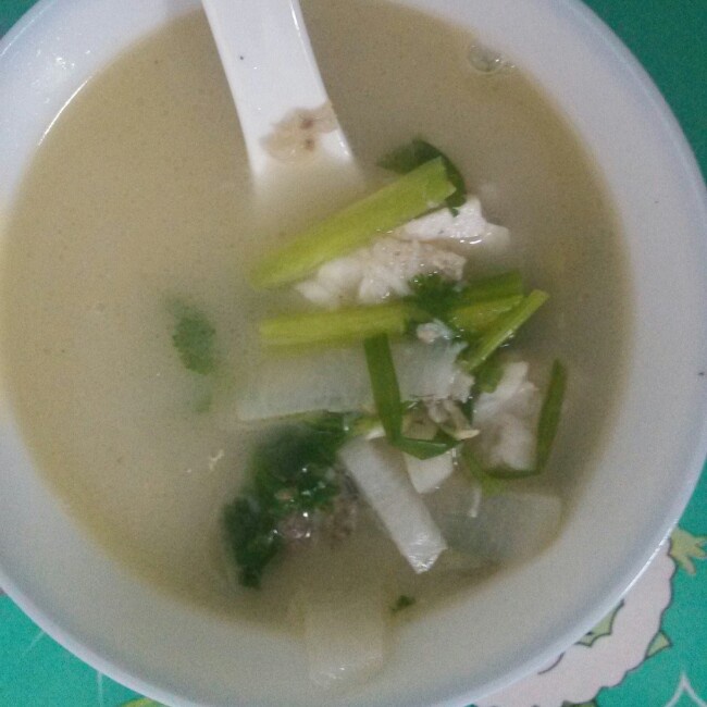 女人汤-鲫鱼萝卜丝汤