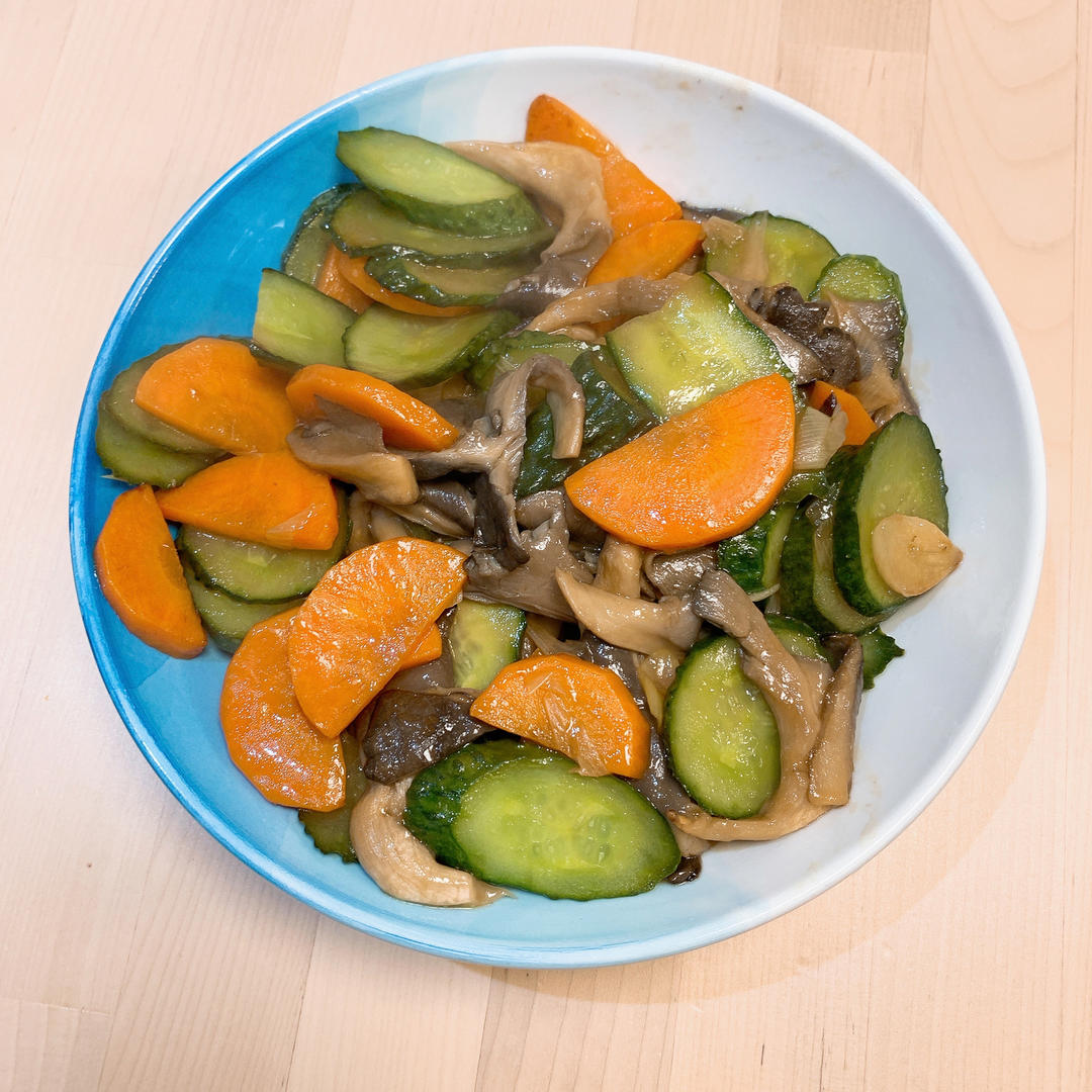 炒平菇黄瓜
