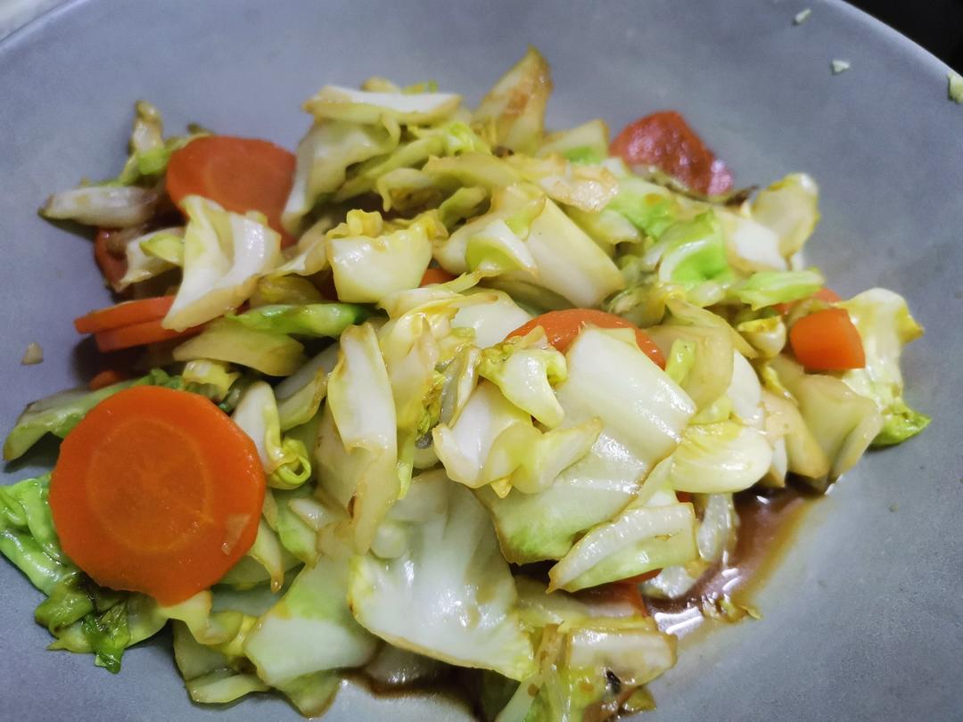 纯素-胡萝卜炒卷心菜（清甜 微辣 ）