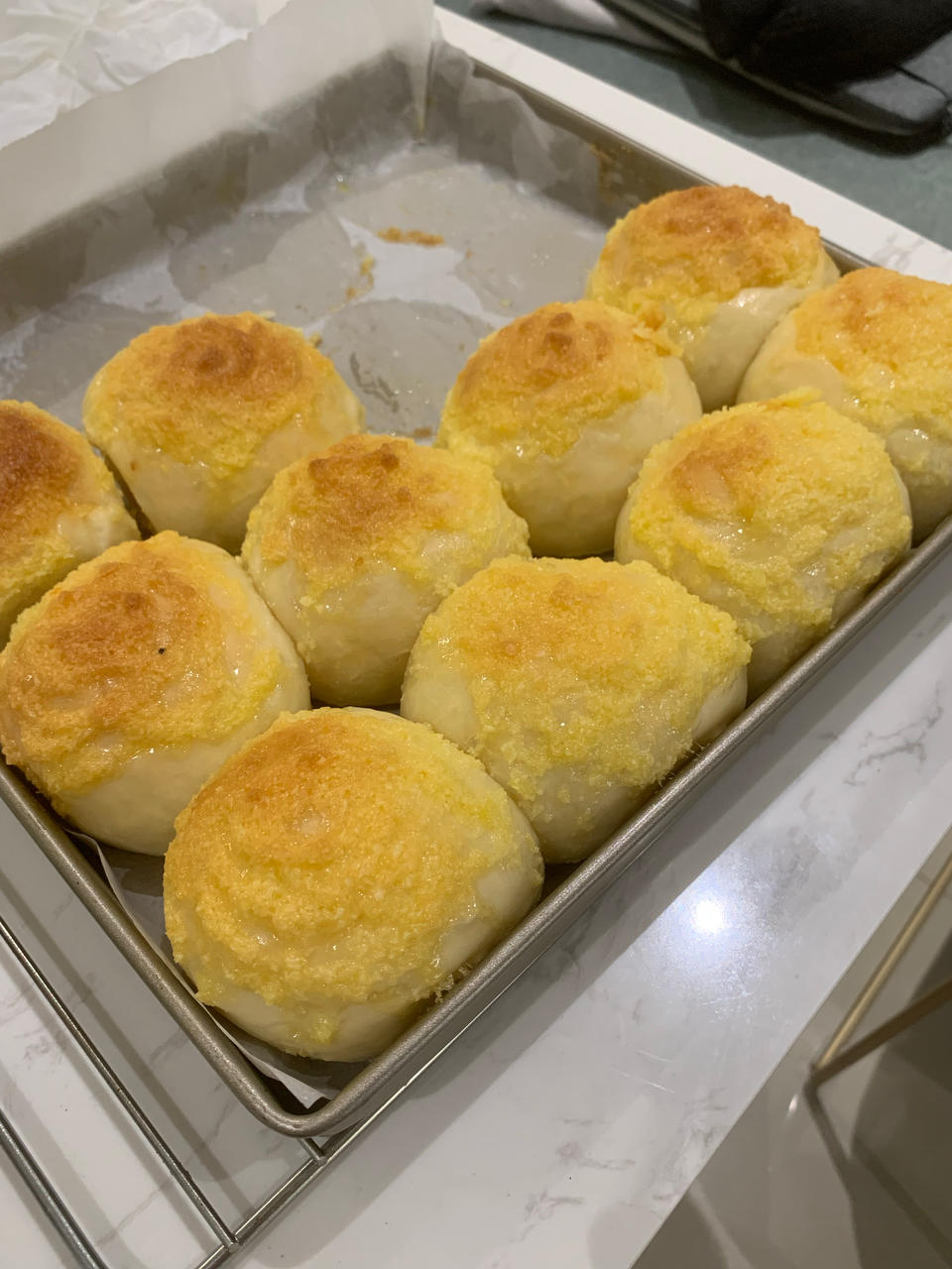 椰蓉小餐包。柔软拉丝，椰香浓郁