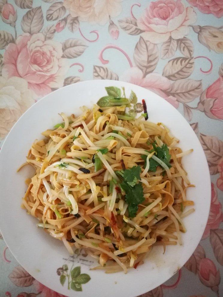 豆腐皮炒绿豆芽