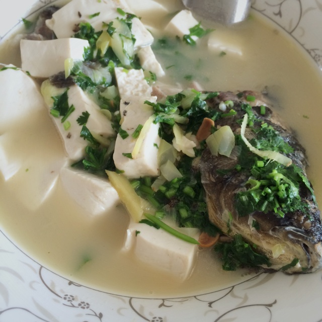 鲫鱼豆腐汤