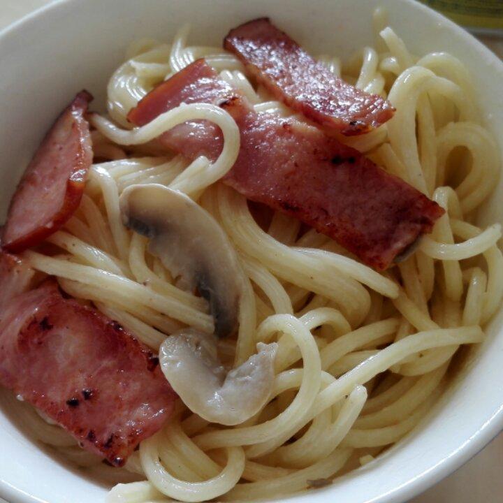 mango123做的白汁蘑菇培根意粉