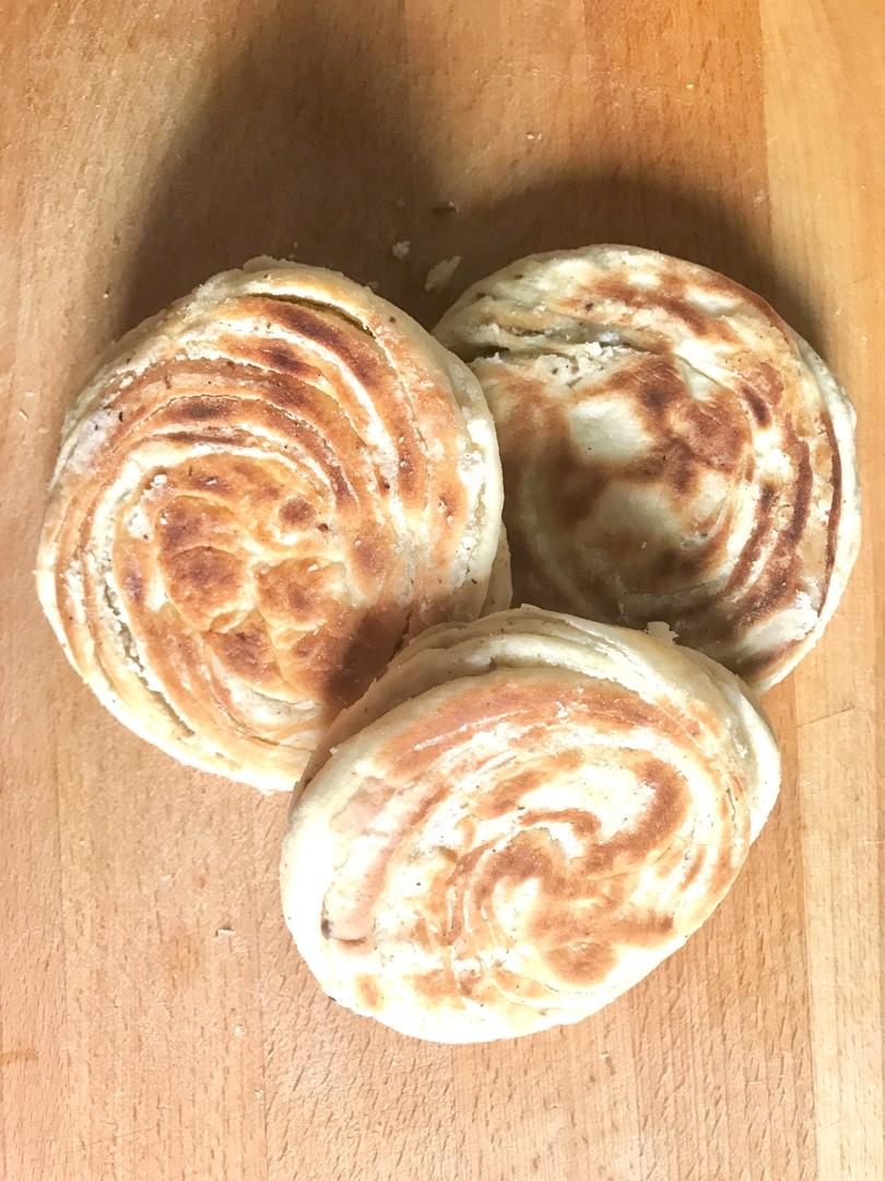 椒盐葱花油酥饼