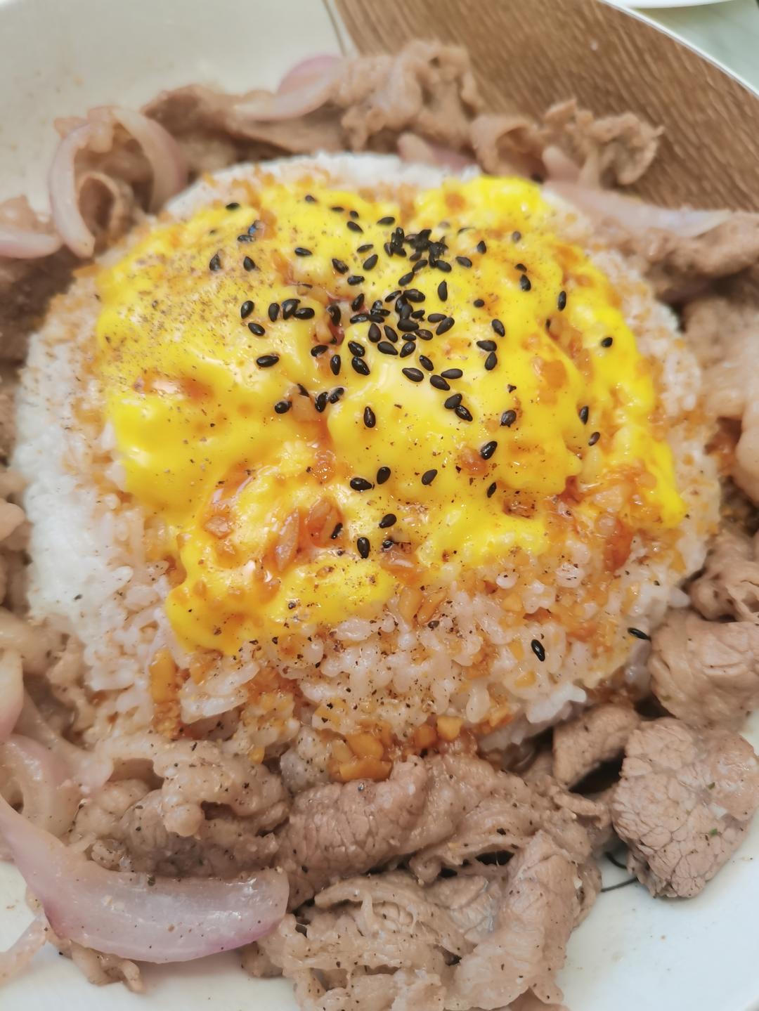 铁板肥牛饭(胡椒厨房)