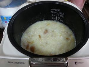 电饭煲版皮蛋瘦肉粥的做法 步骤4