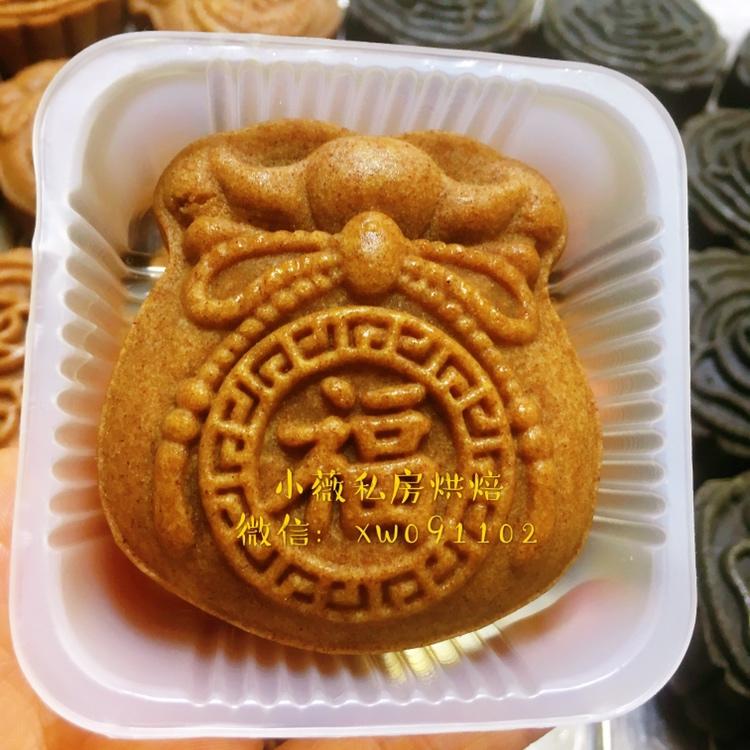 广式月饼—蛋黄莲蓉月饼