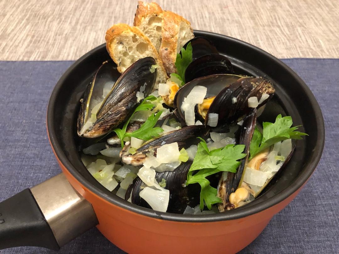 Steamed mussels with wine and cream 法式奶油青口贝