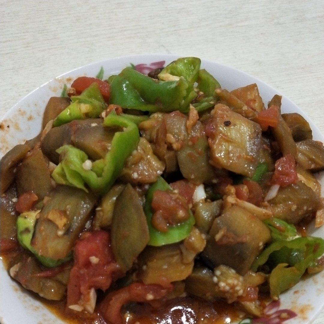 番茄青椒炒茄子