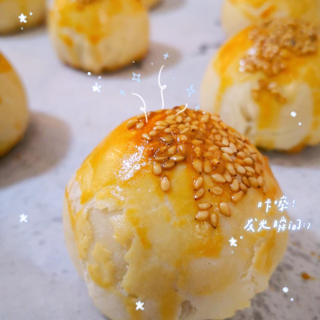【莲蓉蛋黄酥】网红大叔教你做蛋黄酥，学到就是赚到！