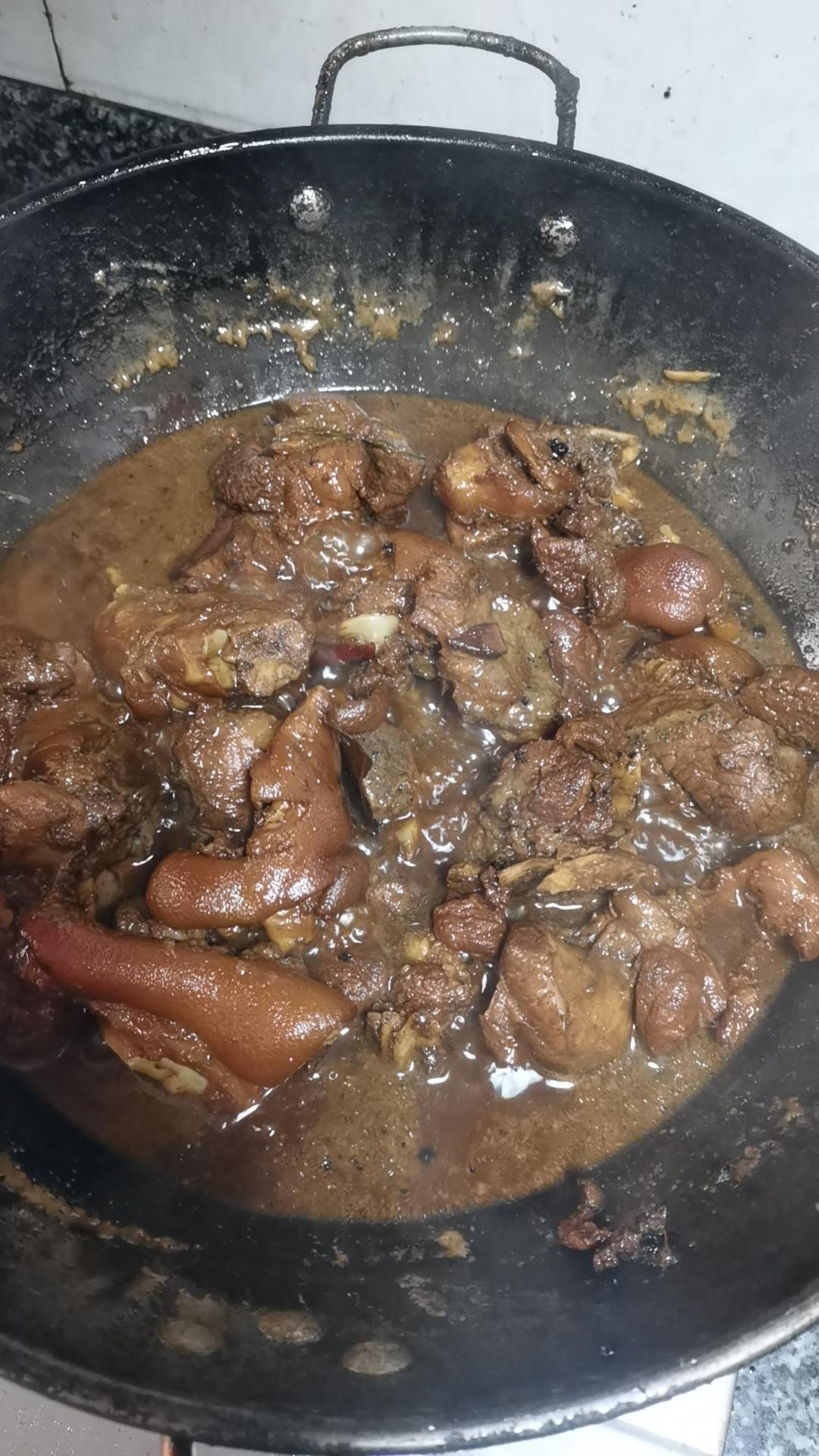 美味的家常菜：红烧猪蹄