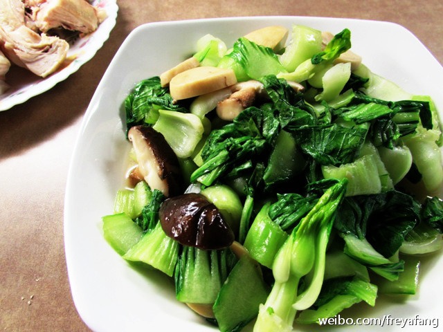 蘑菇炒青菜