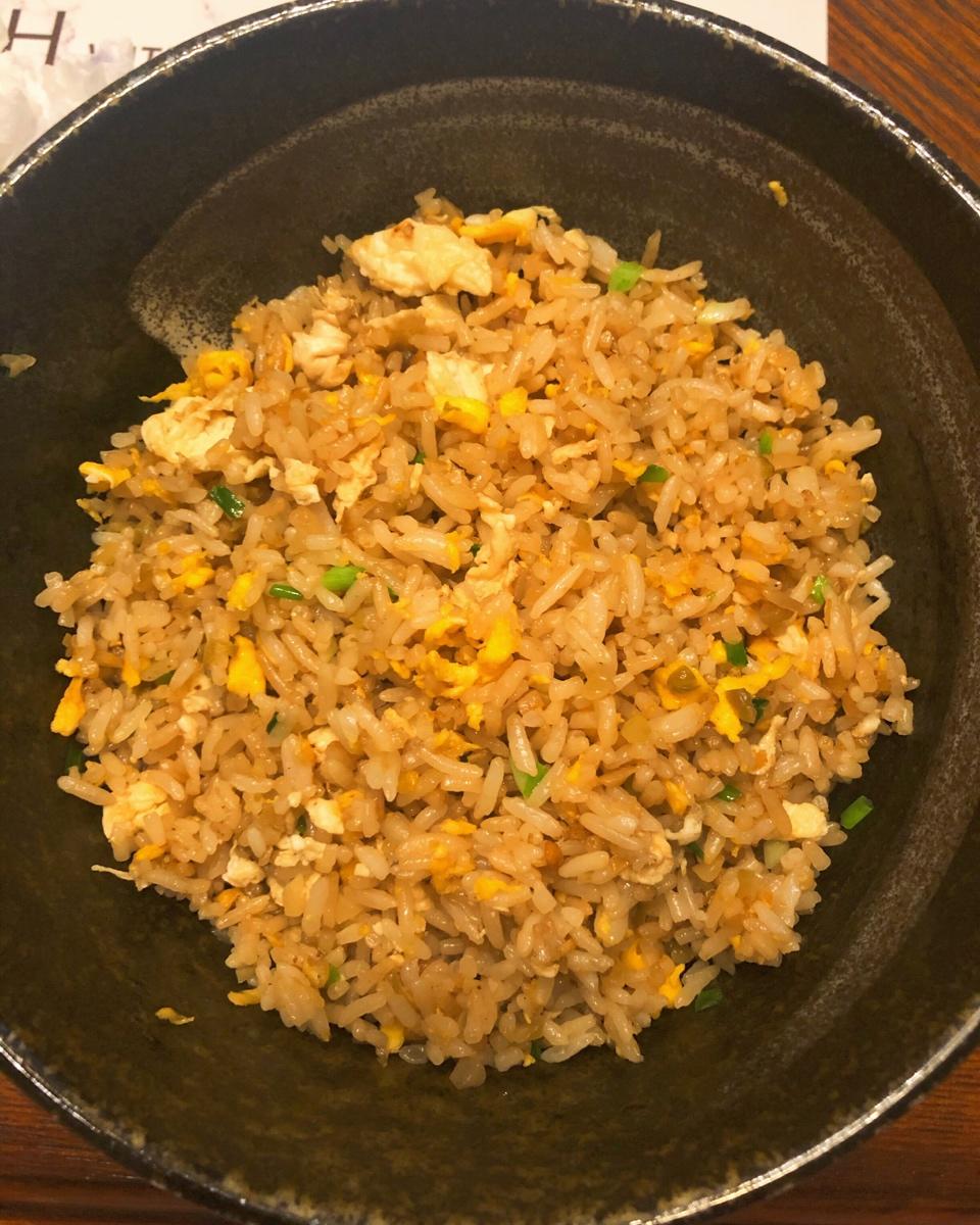 厨师长教你：“酱油炒饭”的家常做法，里面满满的小技巧，很受用